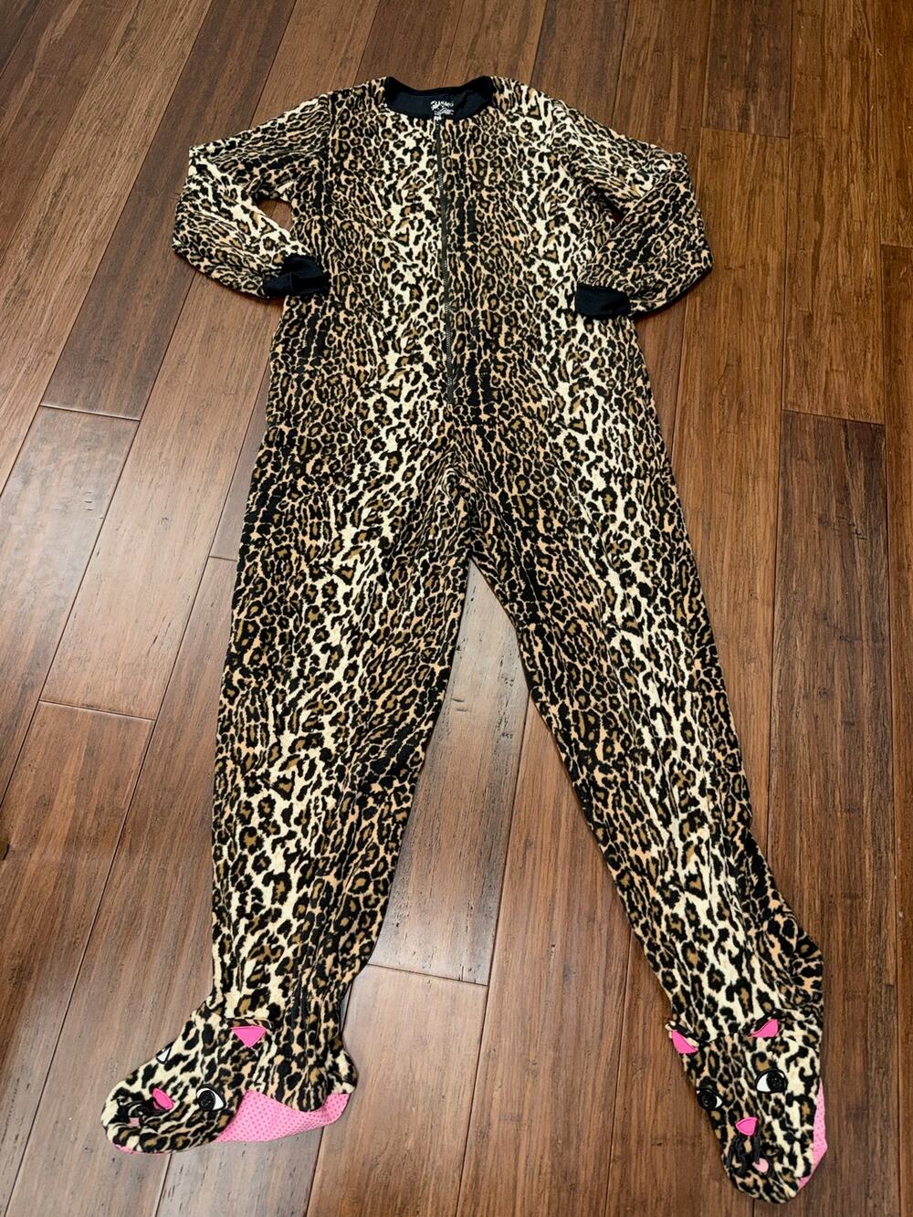 Leopard print one-piece footie pajama Nick & Nora Medium